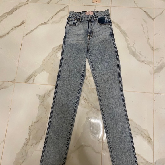 NWT REVICE jeans SIZE 23 - Picture 2 of 4